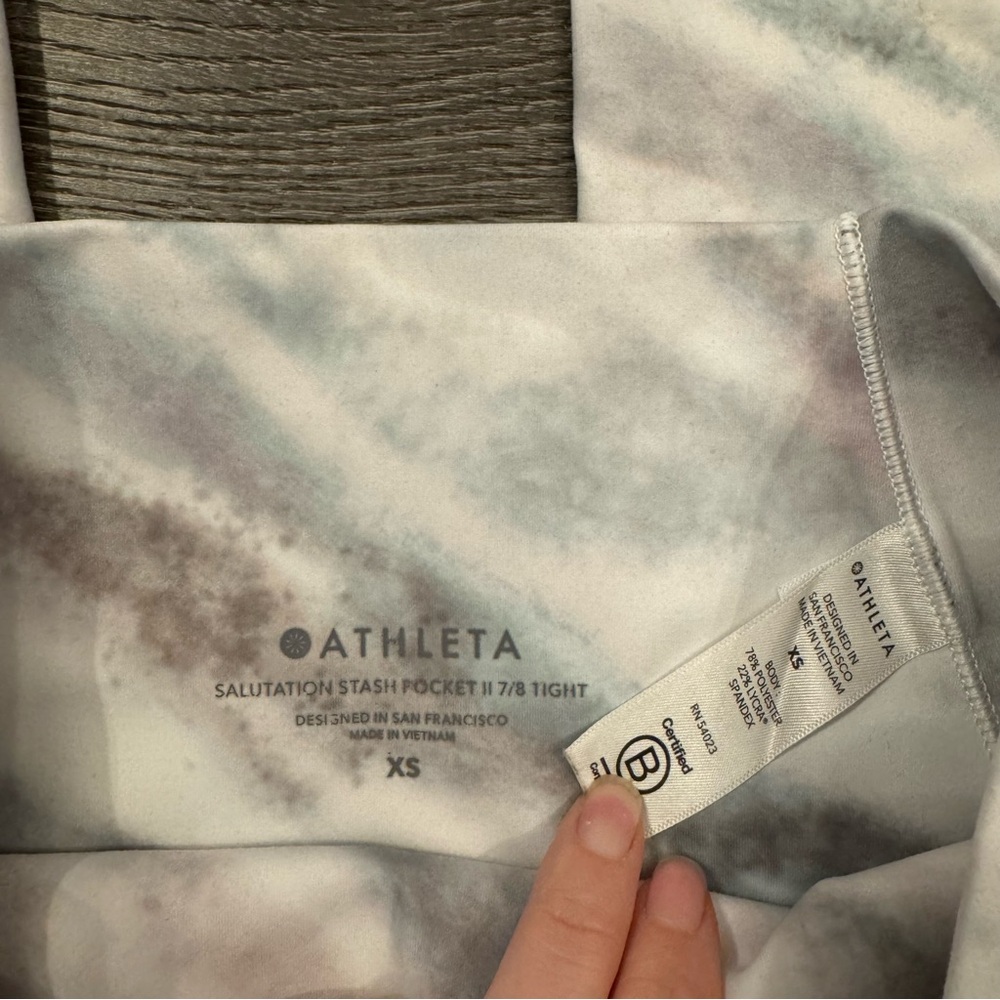 Athleta Women’s White and Pink Leggings - Picture 3 of 3